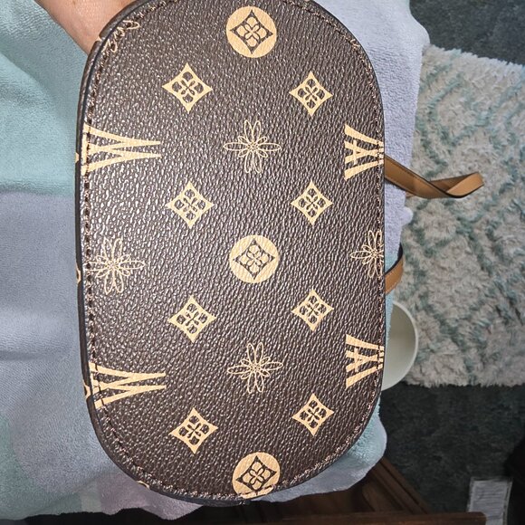 Fashion Floral Monogram Small Crossbody Bag - Picture 4 of 11